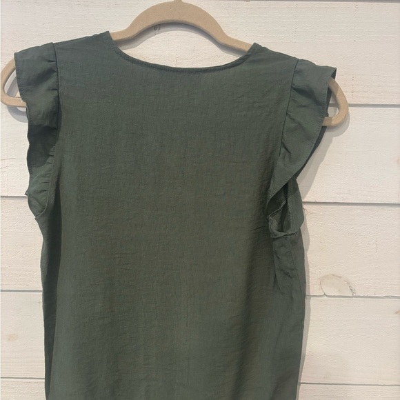 Paper Crane Green Flutter Sleeve Ruffled Blouse - Picture 7 of 10